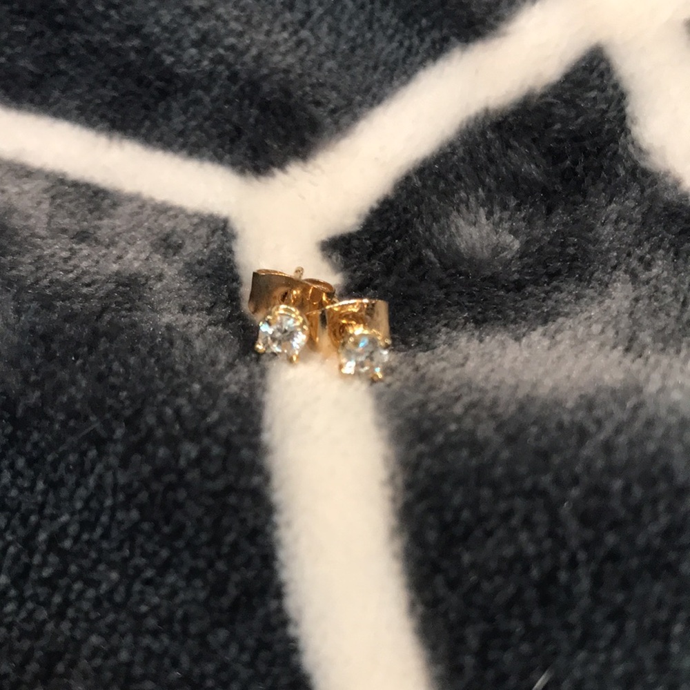 Diamond Earrings 18k Gold .24ctw S:1 clarity, G color